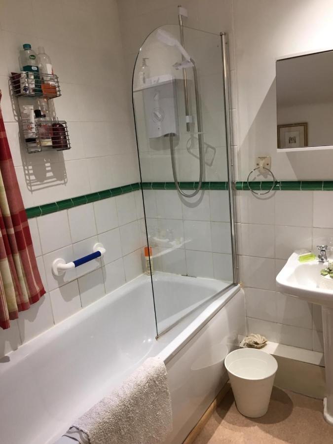 אברגאבני The Old Rectory Bed & Breakfast מראה חיצוני תמונה